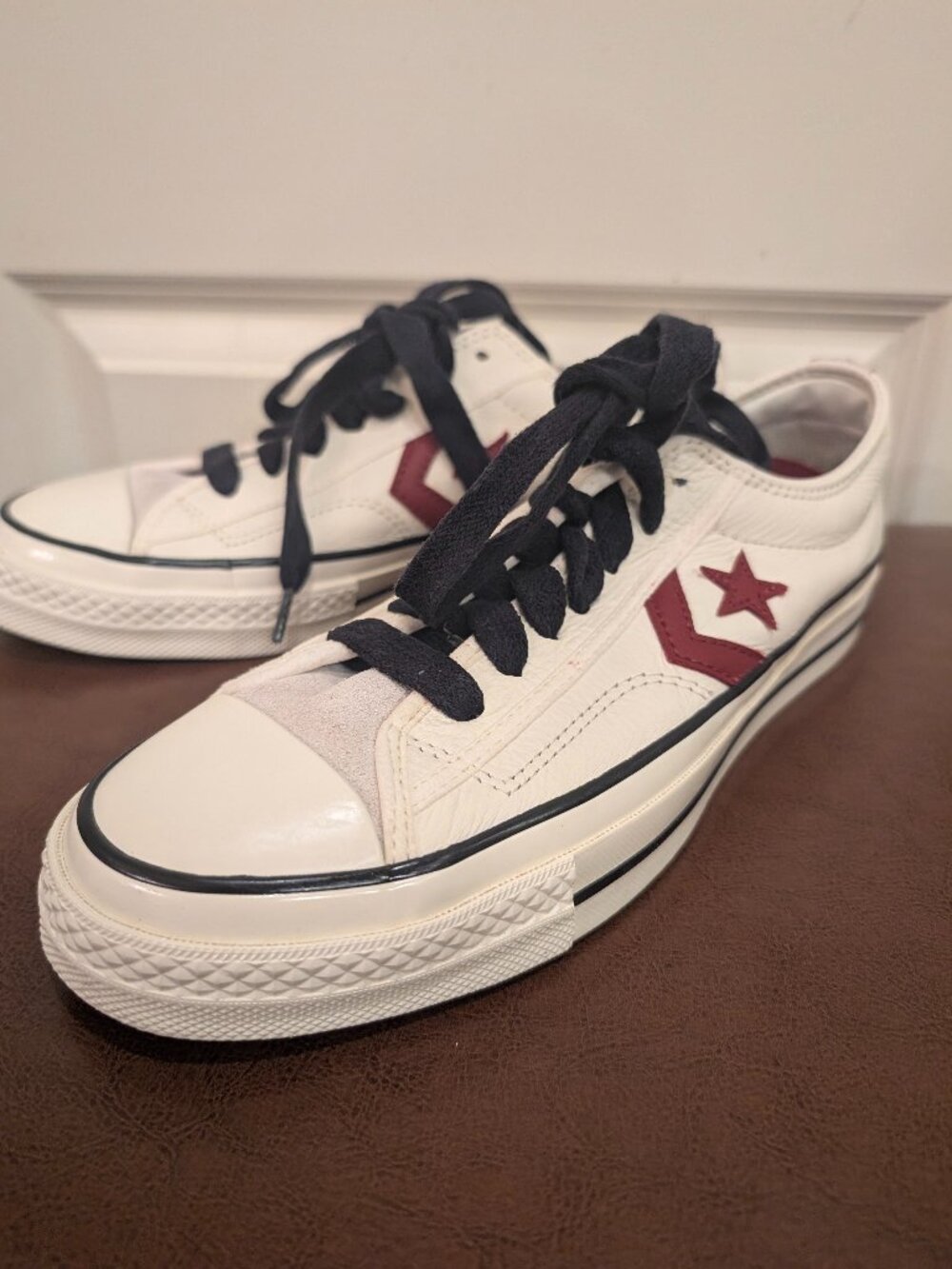 Converse Star Player 76 Leather Low Top Sneakers Egret Red Star Chevron Sz 9.5